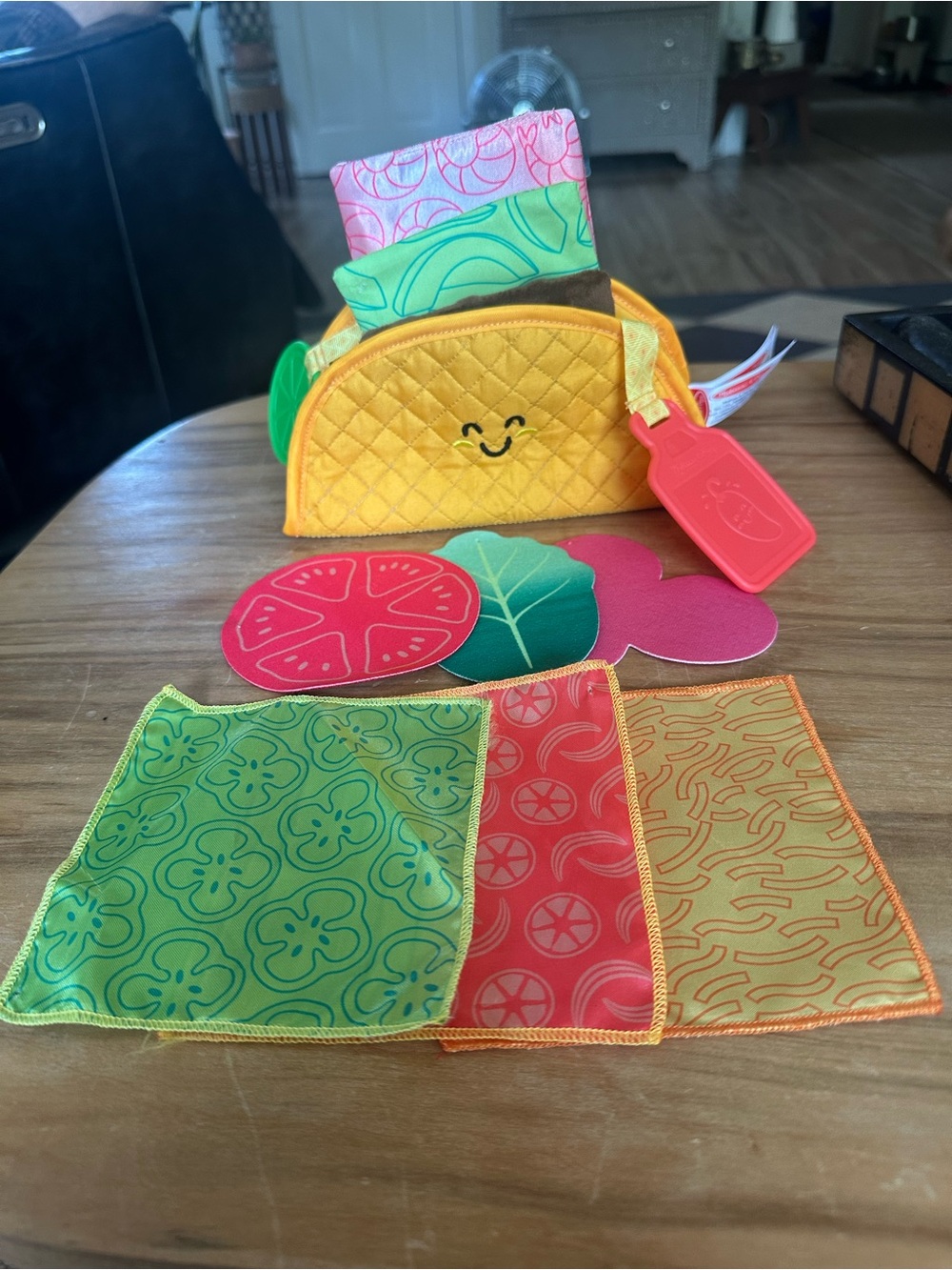 Melissa&Doug sensory taco toy Fabric  sensory 12 piece infant fine motor